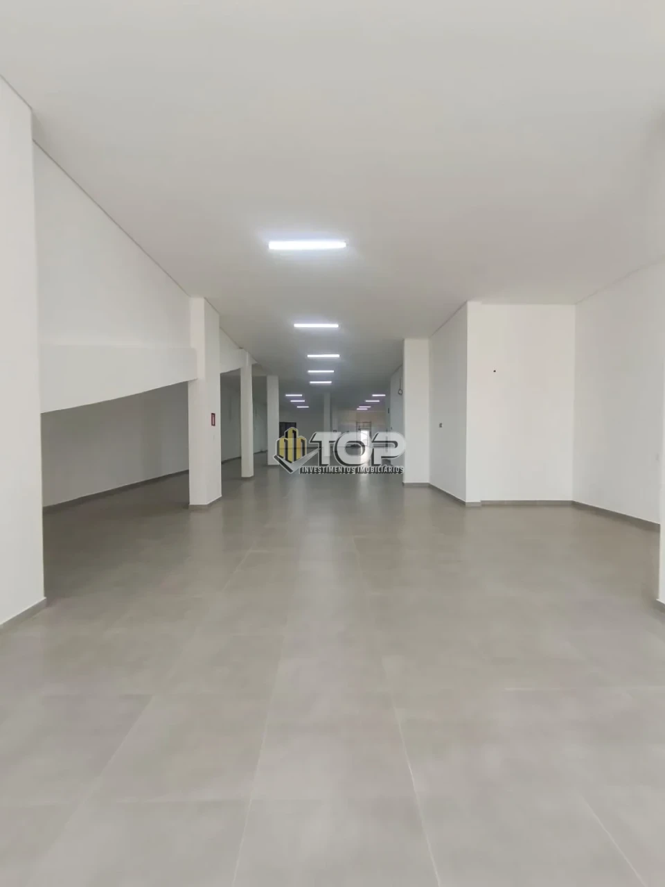Imagens do imóveis LOJA PARA VENDA OU LOCAÇÃO - BARRA
