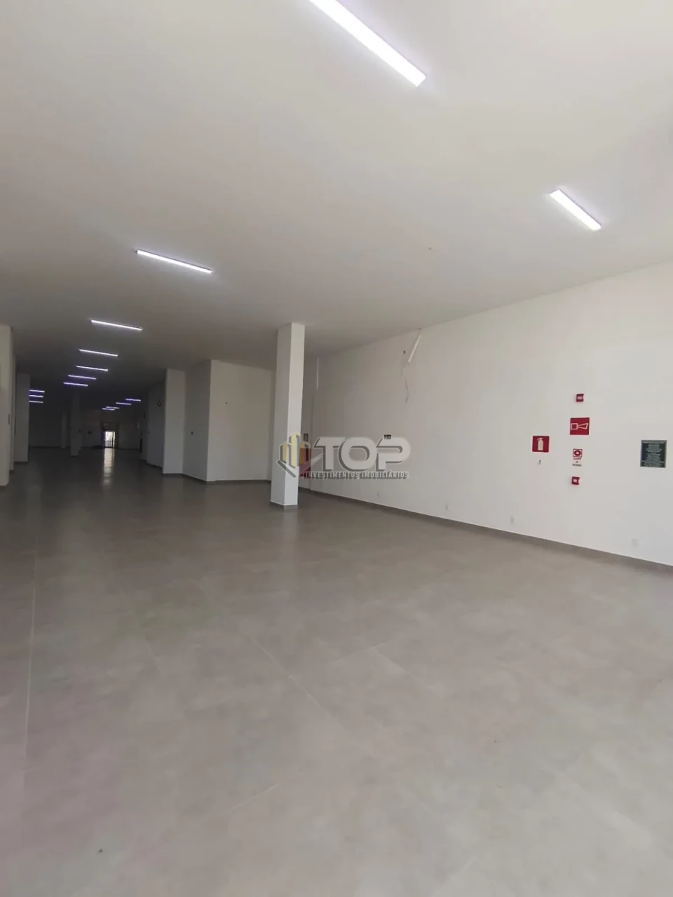 Imagens do imóveis LOJA PARA VENDA OU LOCAÇÃO - BARRA