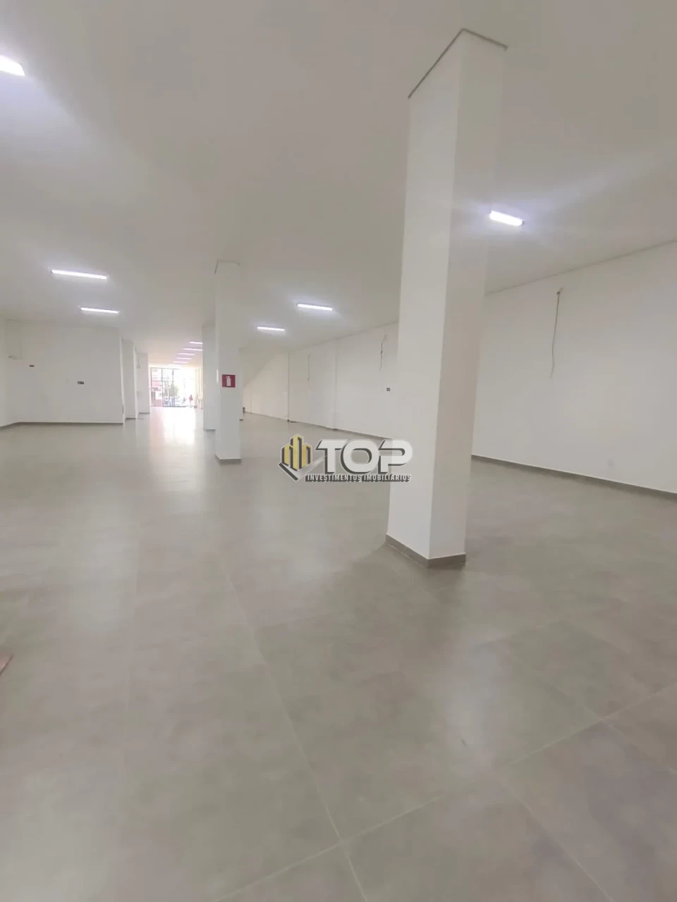Imagens do imóveis LOJA PARA VENDA OU LOCAÇÃO - BARRA