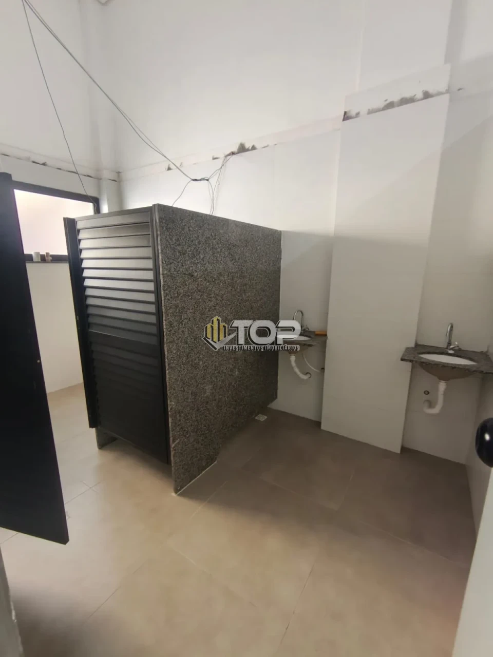 Imagens do imóveis LOJA PARA VENDA OU LOCAÇÃO - BARRA
