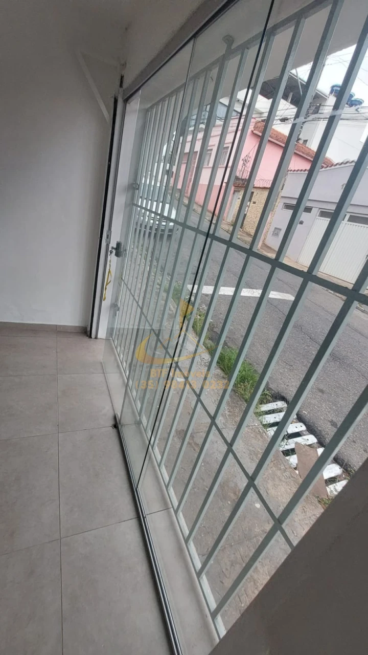 Imagens do imóveis STUDIO OU IMOVEL COMERCIAL COM PORTA DE VIDRO E PORTA AÇO VILA SAO FRANCISCO LAVRAS