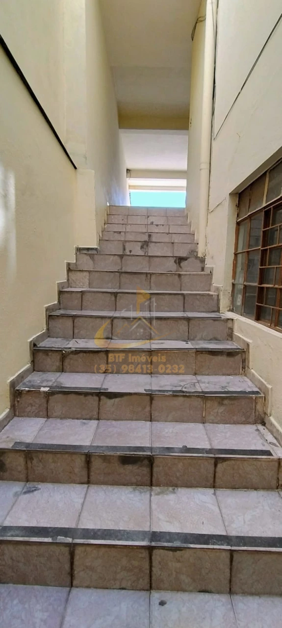 Imagens do imóveis casa  LOC CHACRINHA 03/04 sendo 1 suite, sala, cozinha, banh. area serv. garagem