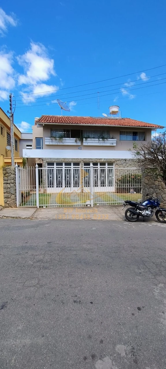 Imagens do imóveis casa venda Bairro Artur Bernardes 7quartos sendo 4 suites, varanda gourmet c churrasqueira,garagem,jardim