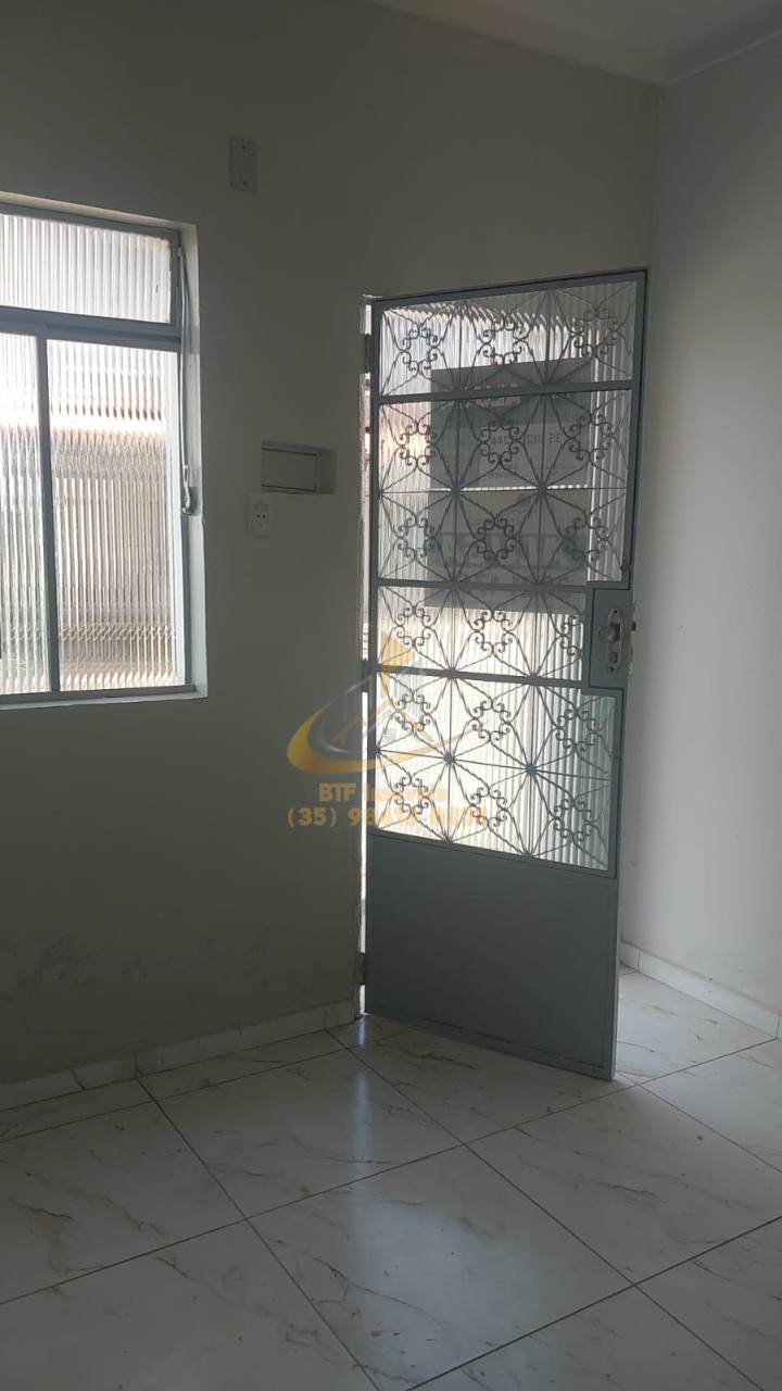 Imagens do imóveis CASA LOCAÇÃO VL S FRANCISCO 02 QUARTOS, SALA, COZINH,BANH. QUARTO DESP, GARAGEM