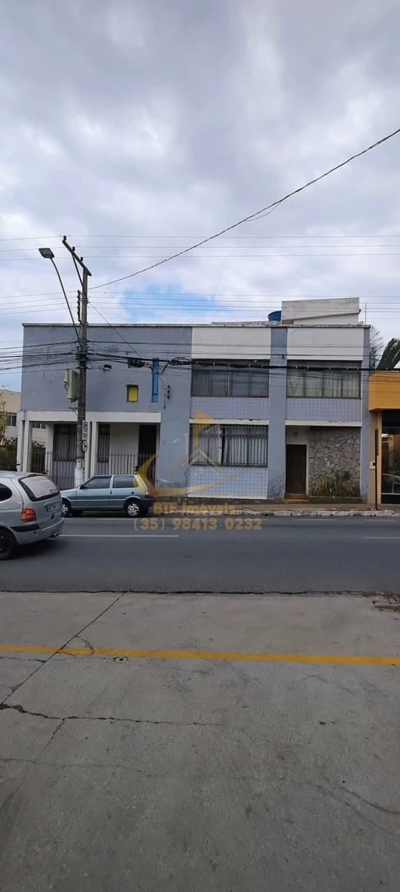 Imagens do imóveis CASA VENDA subsolo garagem terreo  sala e banh 1ºAndar  5 quartos sendo 1 suite , banh social, lavanderia