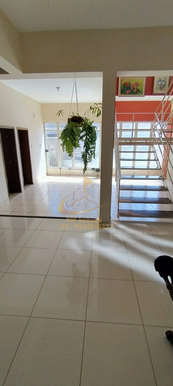 Imagens do imóveis casa venda Bairro Artur Bernardes 7quartos sendo 4 suites, varanda gourmet c churrasqueira,garagem,jardim