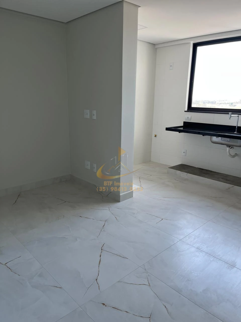 Imagens do imóveis STUDIO  LOCAÇAO  RES.COLIBRI,  CENTRO, 400 MTS DA UFLA