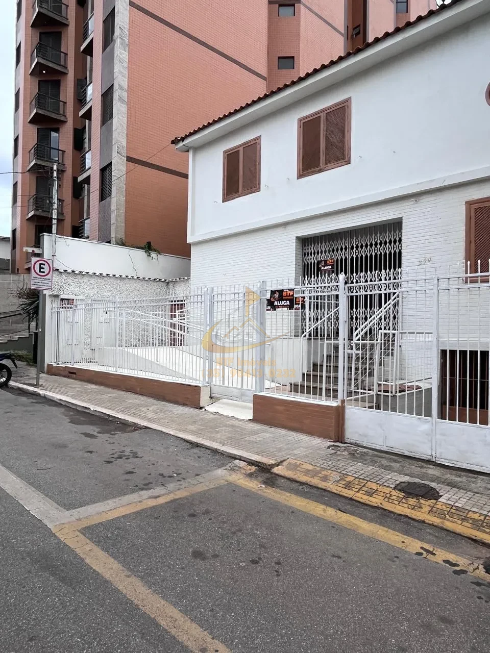 Imagens do imóveis imovel Comercial Centro Oportunidade com garagem e acessibilidade  03 salas, 01 banheiro 01 área serviço
