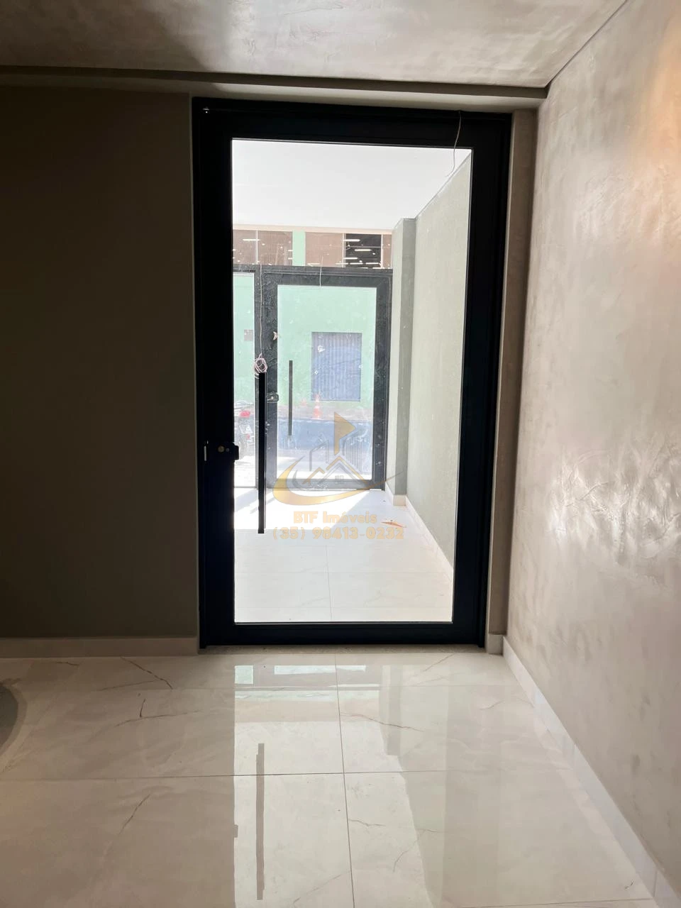 Imagens do imóveis STUDIO  LOCAÇAO  RES.COLIBRI,  CENTRO, 400 MTS DA UFLA