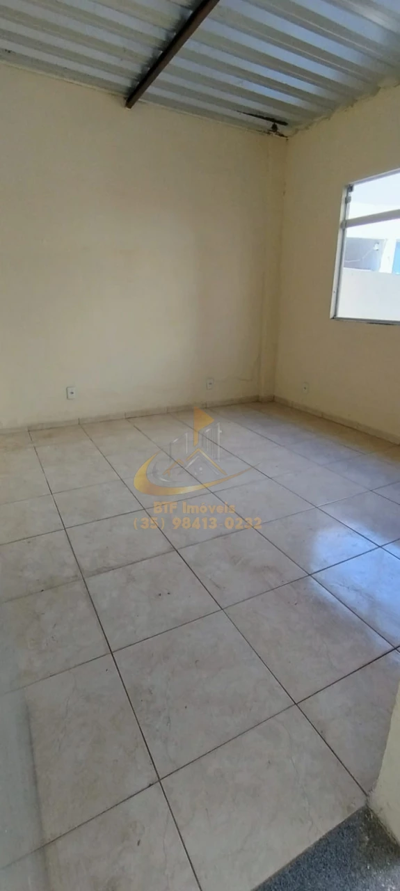 Imagens do imóveis casa  LOC CHACRINHA 03/04 sendo 1 suite, sala, cozinha, banh. area serv. garagem