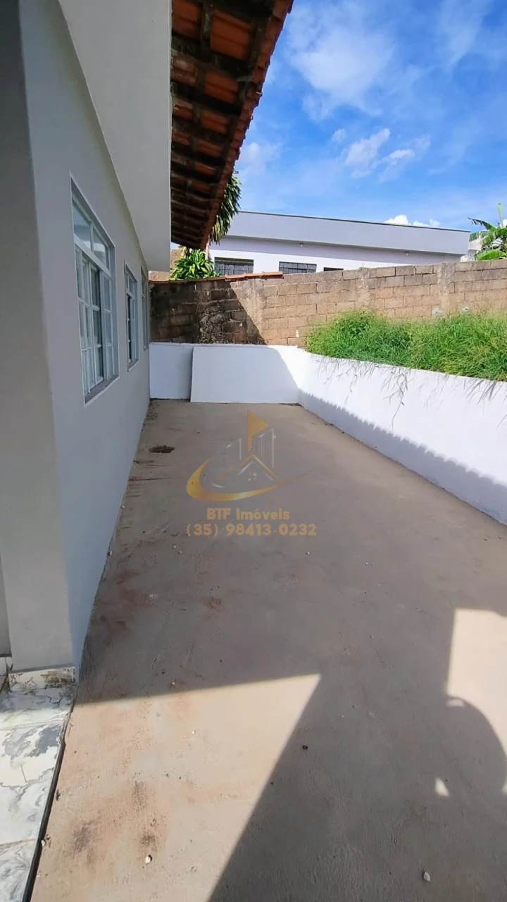 Imagens do imóveis CASA LOCAÇÃO JD GLORIA 3 QUARTOS, SALA, COZINHA, BANHEIRO, AREA SERV, QUINTAL,VARANDA, GARAGEM