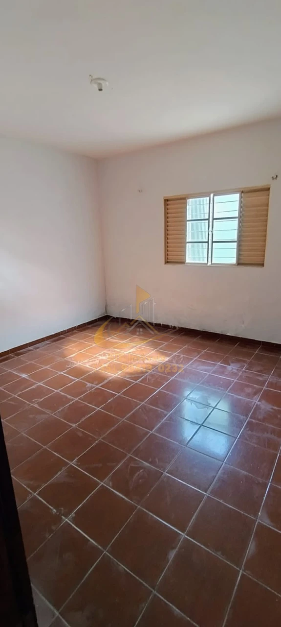 Imagens do imóveis CASA LOCAÇÃO  SALA, COPA , COZINHA, 2 QUARTOS SENDO 1 SUITE, QUIINTAL, GARAGEM , AREA SERV