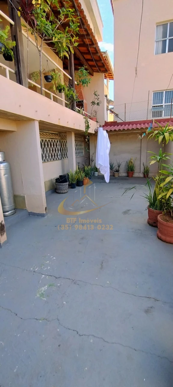 Imagens do imóveis casa venda Bairro Artur Bernardes 7quartos sendo 4 suites, varanda gourmet c churrasqueira,garagem,jardim