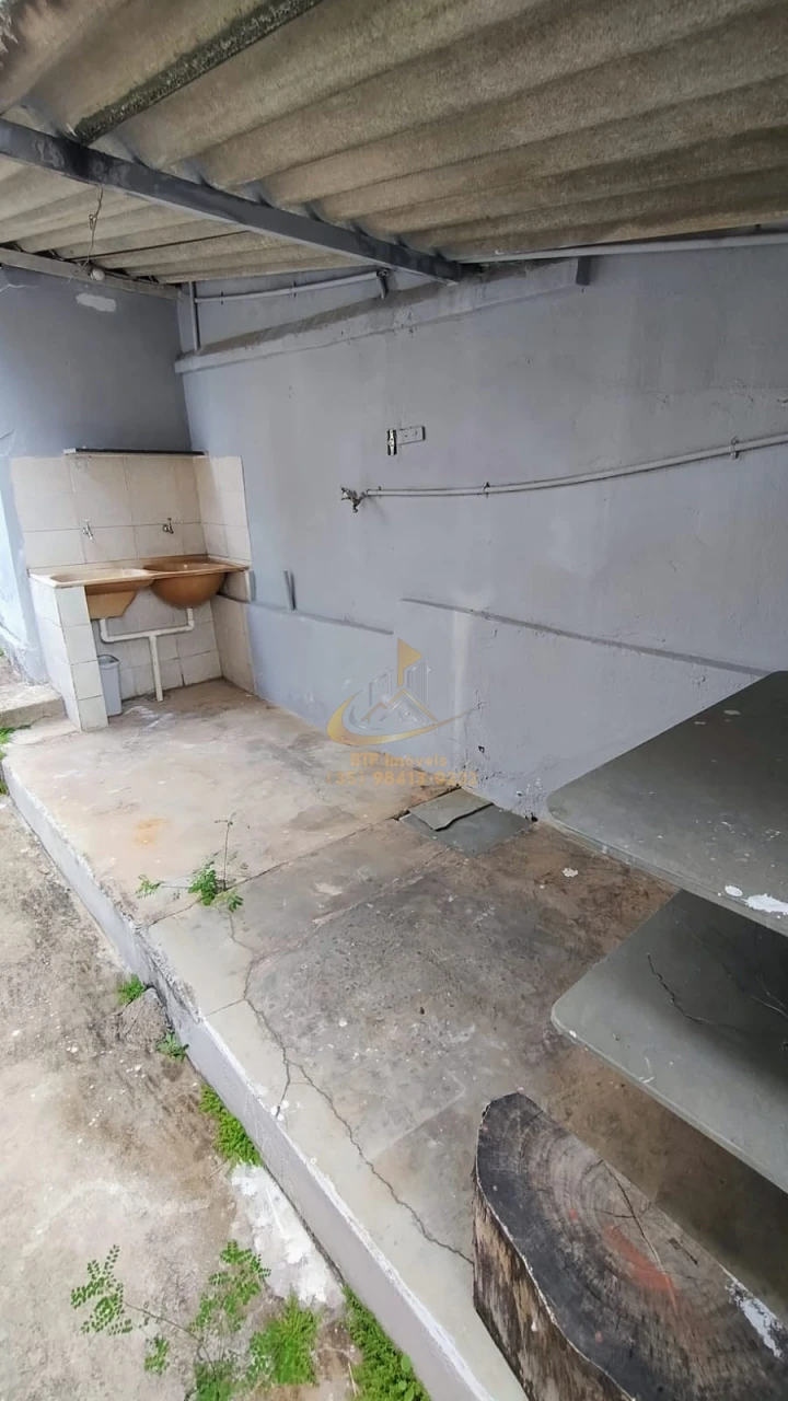 Imagens do imóveis CASA LOC. CENTRO 5/4, BANHEIRO, LAVABO, AREA SERV,QUINTAL  - SEM GARAGEM