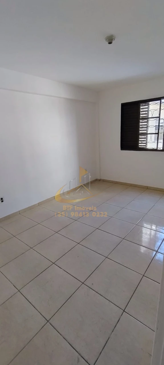 Imagens do imóveis casa  LOC CHACRINHA 03/04 sendo 1 suite, sala, cozinha, banh. area serv. garagem