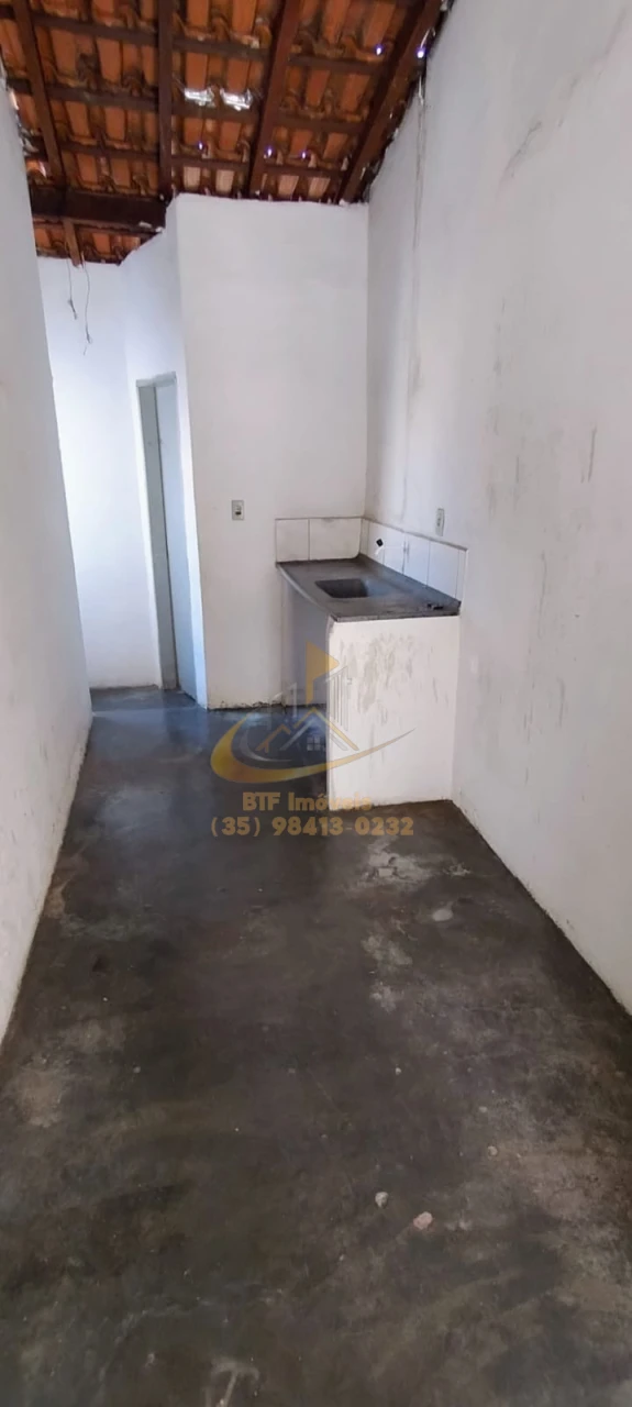 Imagens do imóveis CASA LOCAÇÃO 02 QUARTOS COZINHA,QUINTAL AREA SERVIÇO  - CENTRO LAVRAS