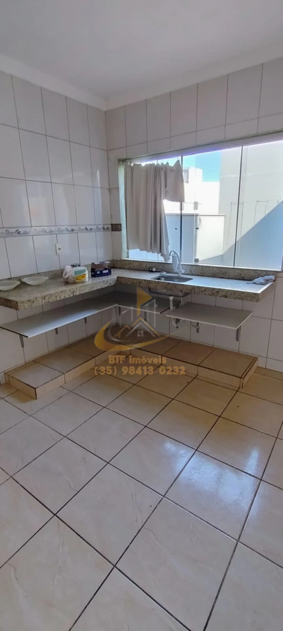 Imagens do imóveis APARTAMENTO  locação 05 quartos sendo 01 suite, 02 salas, varanda, area serv, garagem 2 carros