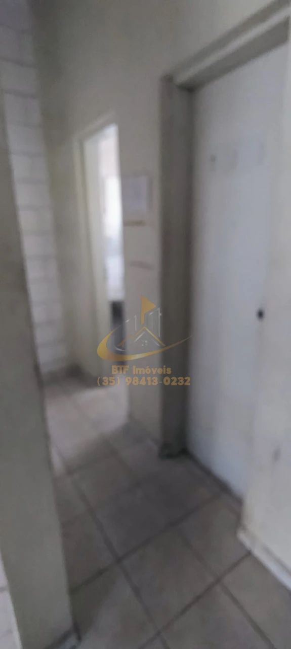 Imagens do imóveis GALPAO1= 300 MTS  LOCAÇÃO C 2 BANH, PIA GARAGEM E COMODO PELA RUA LATERAL