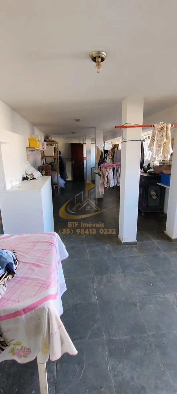 Imagens do imóveis casa venda Bairro Artur Bernardes 7quartos sendo 4 suites, varanda gourmet c churrasqueira,garagem,jardim