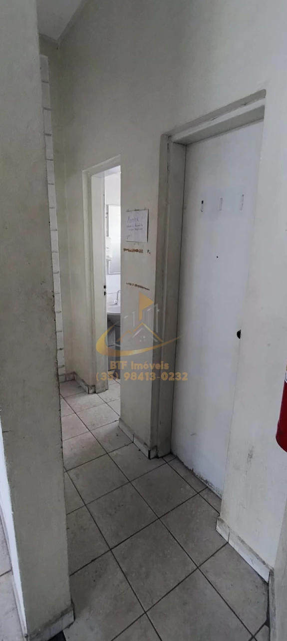 Imagens do imóveis GALPAO2= 300 OU 600 MTS  LOCAÇÃO C 2 BANH, PIA GARAGEM E COMODO PELA RUA LATERAL