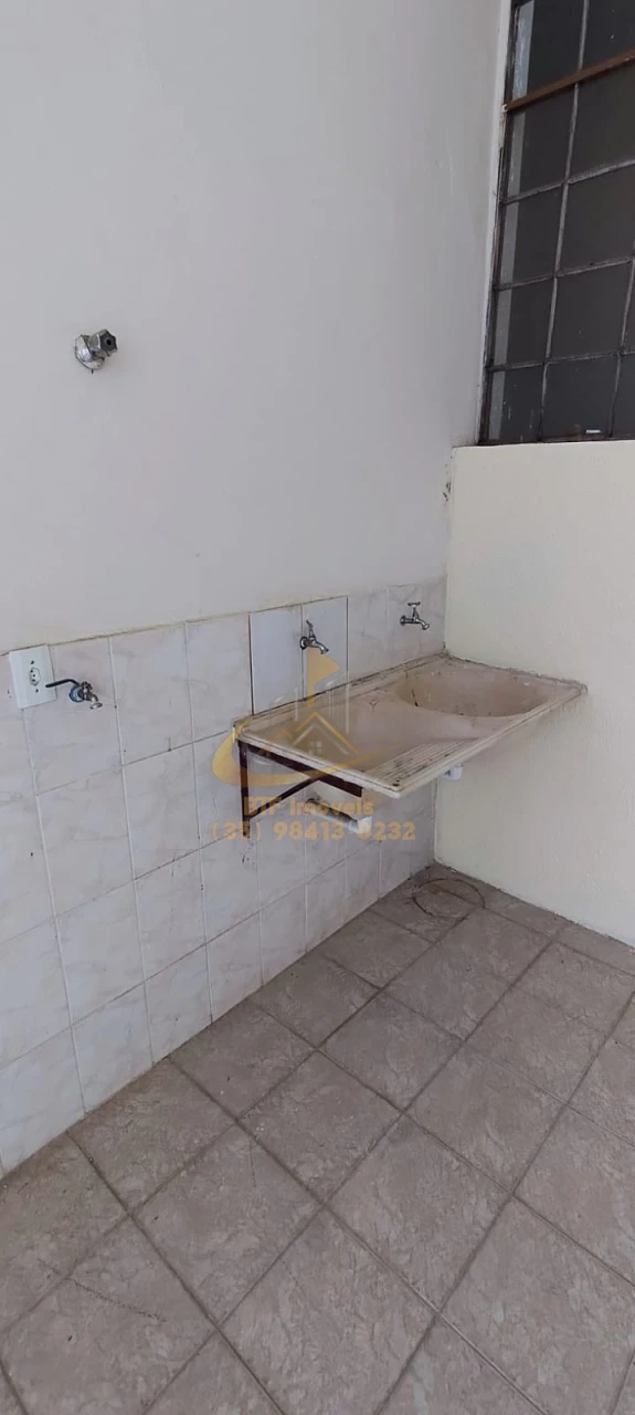 Imagens do imóveis casa  LOC CHACRINHA 03/04 sendo 1 suite, sala, cozinha, banh. area serv. garagem