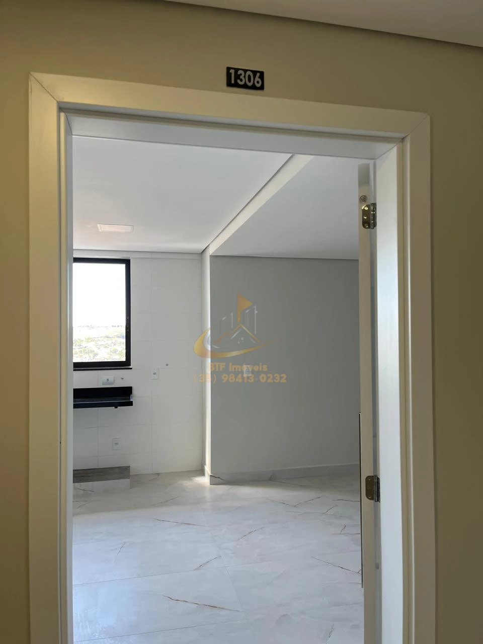 Imagens do imóveis STUDIO  LOCAÇAO  RES.COLIBRI,  CENTRO, 400 MTS DA UFLA