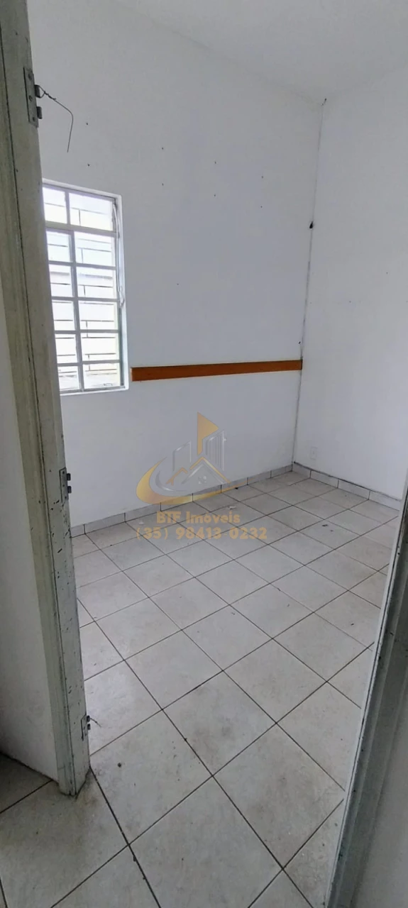 Imagens do imóveis GALPAO2= 300 OU 600 MTS  LOCAÇÃO C 2 BANH, PIA GARAGEM E COMODO PELA RUA LATERAL