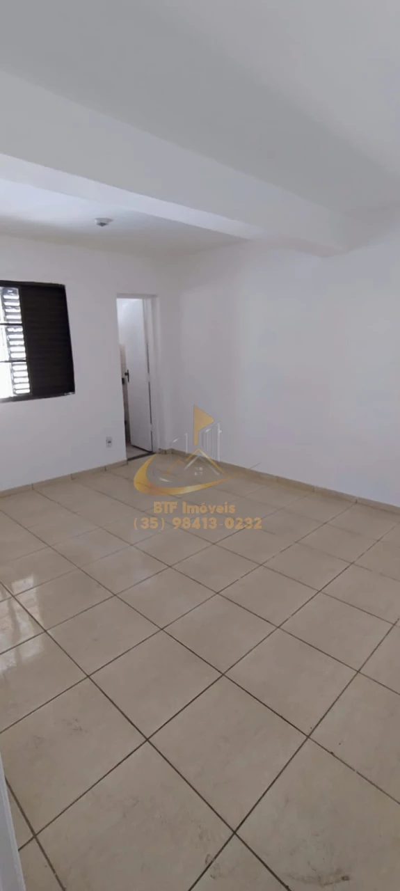 Imagens do imóveis casa  LOC CHACRINHA 03/04 sendo 1 suite, sala, cozinha, banh. area serv. garagem