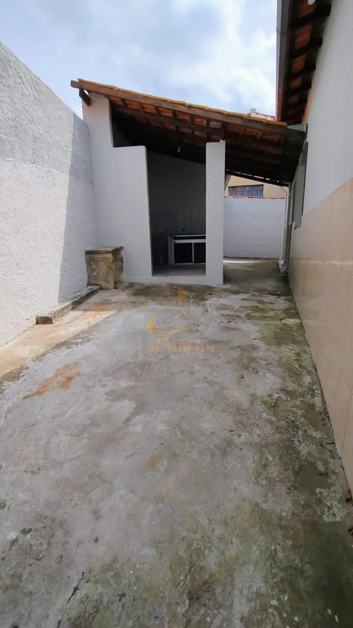 Imagens do imóveis casa locação 4 quartos sendo 1 suite,garagem varios carros, varanda, sala- copa, deposito , quintal