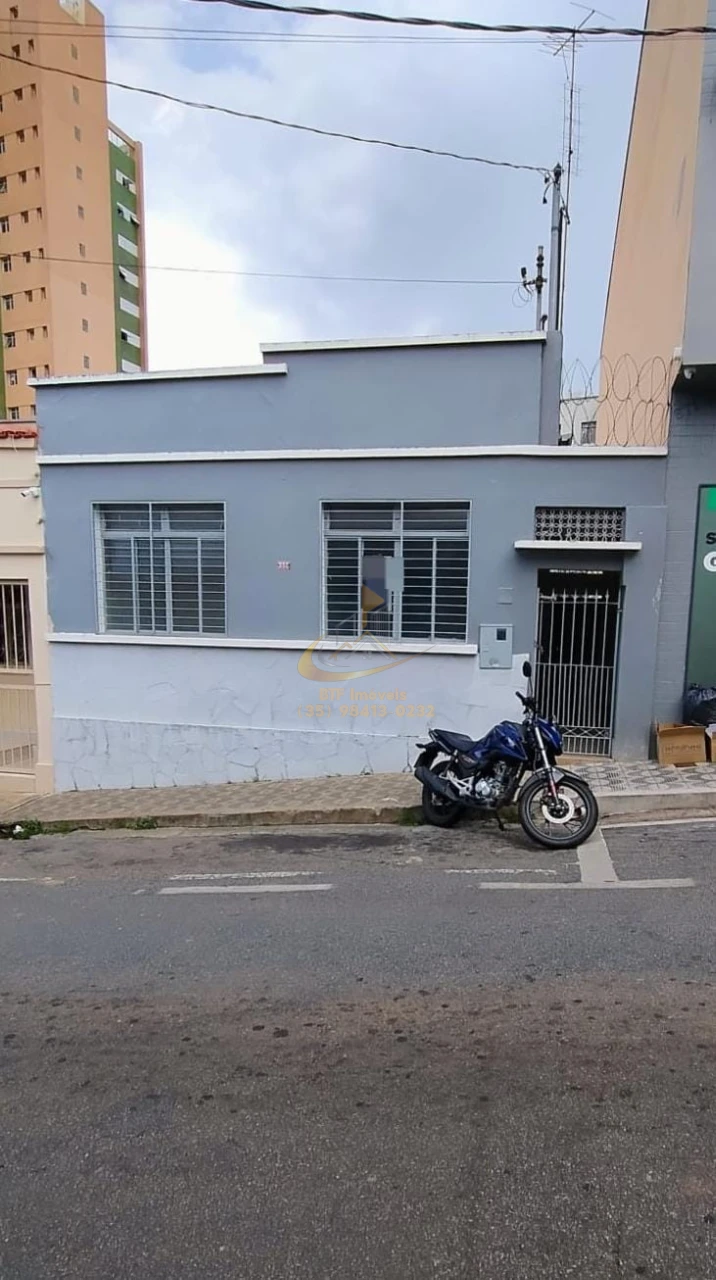 Imagens do imóveis CASA LOC. CENTRO 5/4, BANHEIRO, LAVABO, AREA SERV,QUINTAL  - SEM GARAGEM