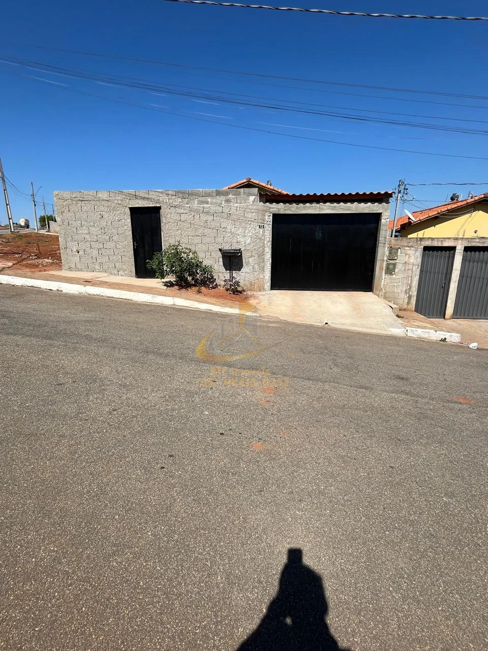Imagens do imóveis casa  vista lago com melhorias; garagem, sala, cozinha 2 quartos, area serv, quintal