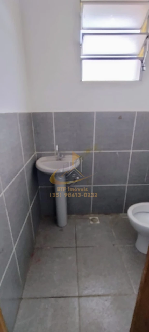 Imagens do imóveis GALPAO1= 300 MTS  LOCAÇÃO C 2 BANH, PIA GARAGEM E COMODO PELA RUA LATERAL