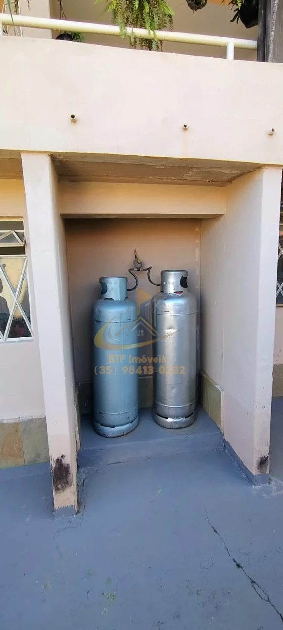 Imagens do imóveis casa venda Bairro Artur Bernardes 7quartos sendo 4 suites, varanda gourmet c churrasqueira,garagem,jardim