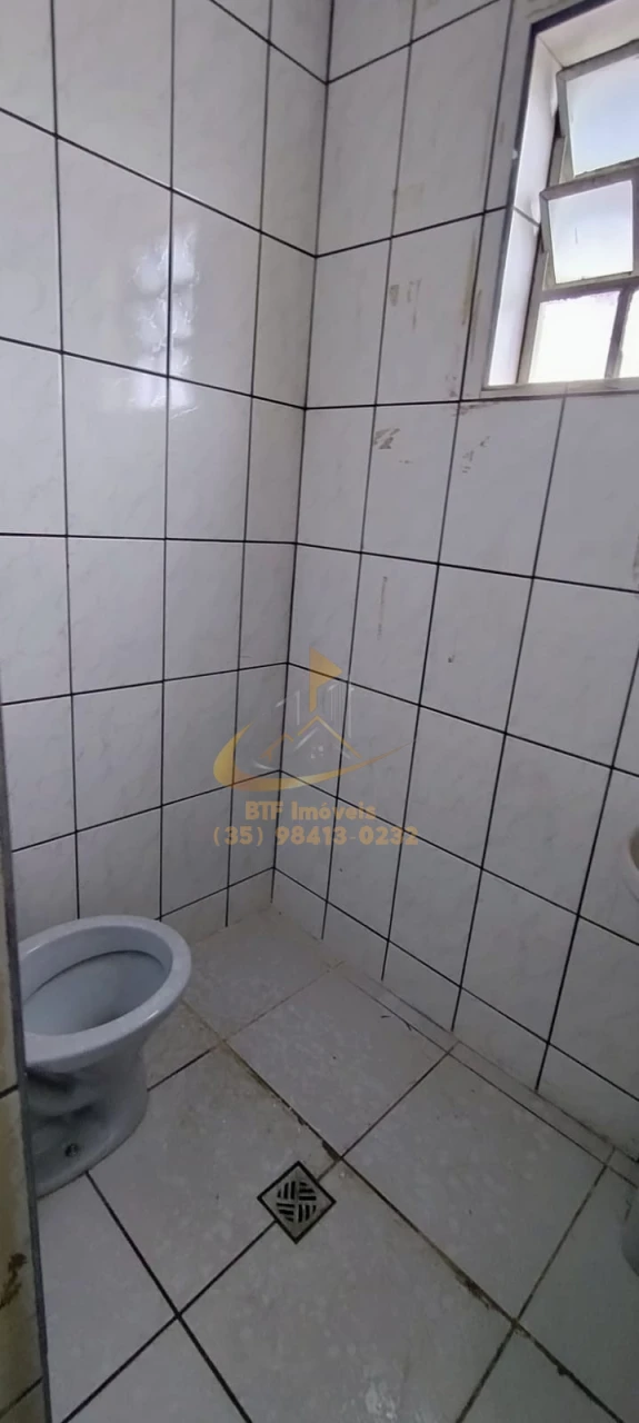 Imagens do imóveis GALPAO1= 300 MTS  LOCAÇÃO C 2 BANH, PIA GARAGEM E COMODO PELA RUA LATERAL