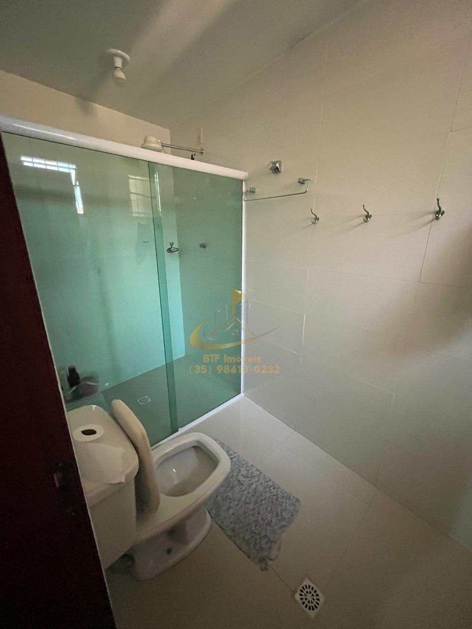 Imagens do imóveis casa locação 05 quartos sendo 03 suites, 03 salas, quintal grande, area gourmet com piscina 04 carros