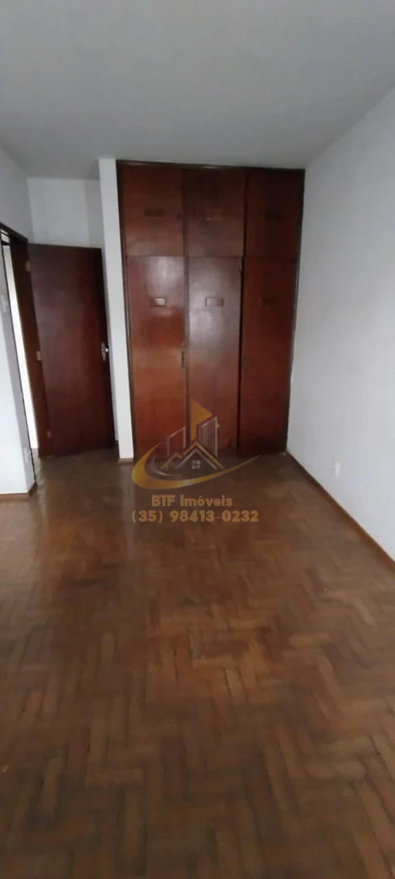 Imagens do imóveis CASA VENDA subsolo garagem terreo  sala e banh 1ºAndar  5 quartos sendo 1 suite , banh social, lavanderia