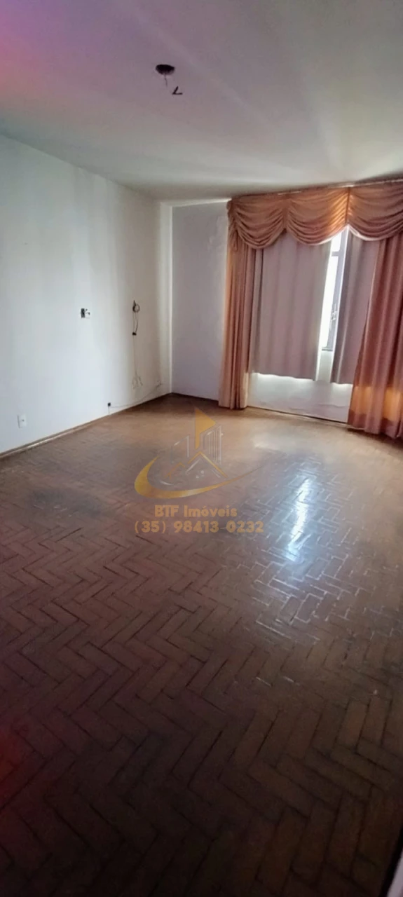 Imagens do imóveis CASA LOCAÇÃO subsolo garagem terreo  sala e banh 1ºAndar  5 quartos sendo 1 suite , banh social, lavanderia