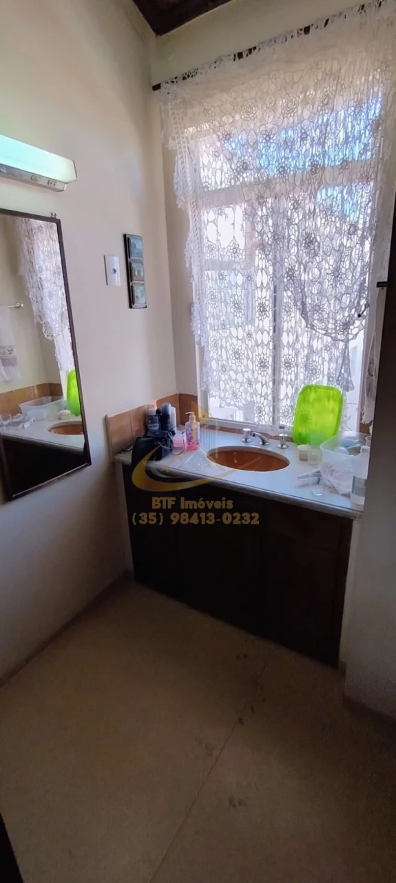 Imagens do imóveis casa venda Bairro Artur Bernardes 7quartos sendo 4 suites, varanda gourmet c churrasqueira,garagem,jardim