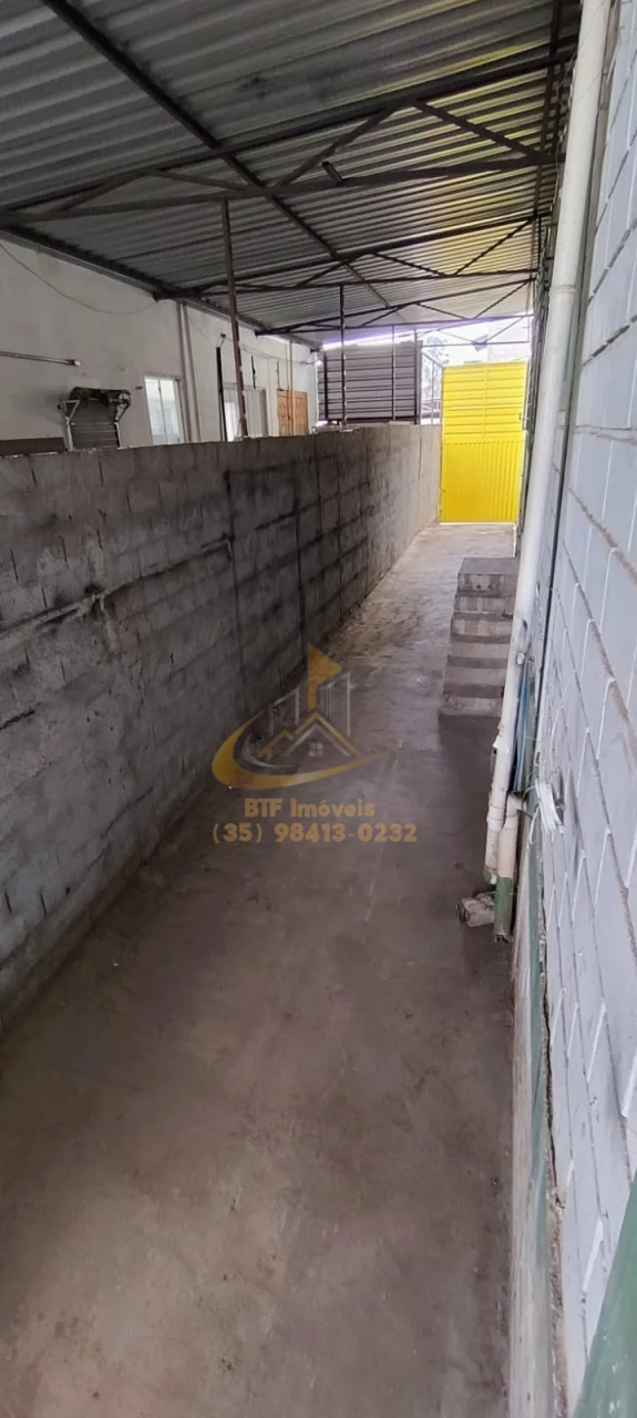 Imagens do imóveis GALPAO2= 300 OU 600 MTS  LOCAÇÃO C 2 BANH, PIA GARAGEM E COMODO PELA RUA LATERAL