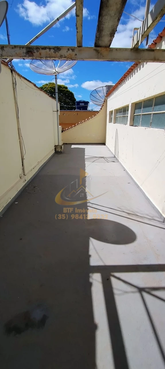 Imagens do imóveis casa venda Bairro Artur Bernardes 7quartos sendo 4 suites, varanda gourmet c churrasqueira,garagem,jardim