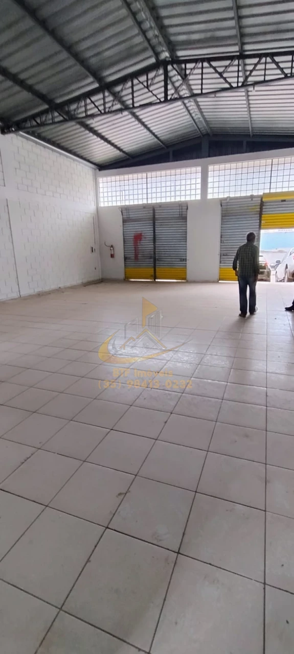 Imagens do imóveis GALPAO2= 300 OU 600 MTS  LOCAÇÃO C 2 BANH, PIA GARAGEM E COMODO PELA RUA LATERAL