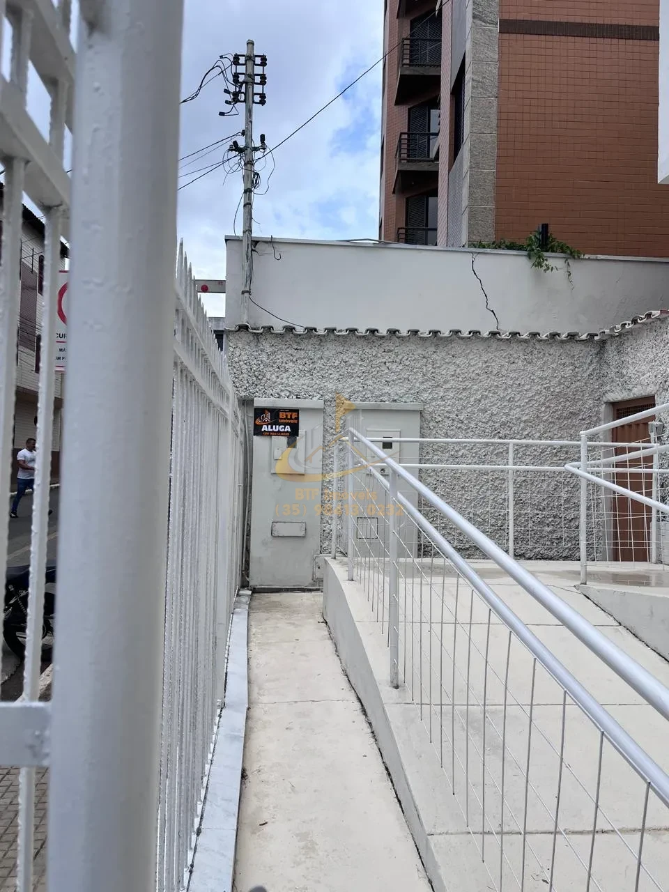 Imagens do imóveis imovel Comercial Centro Oportunidade com garagem e acessibilidade  03 salas, 01 banheiro 01 área serviço