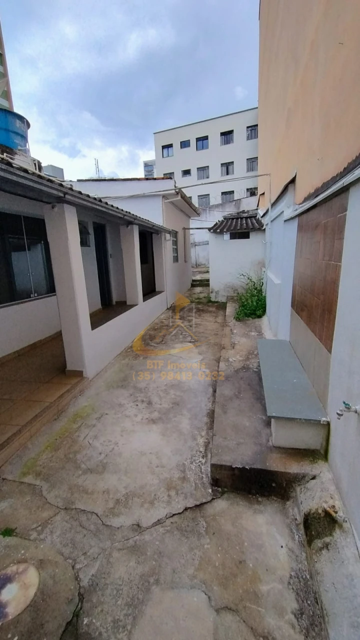Imagens do imóveis CASA LOC. CENTRO 5/4, BANHEIRO, LAVABO, AREA SERV,QUINTAL  - SEM GARAGEM