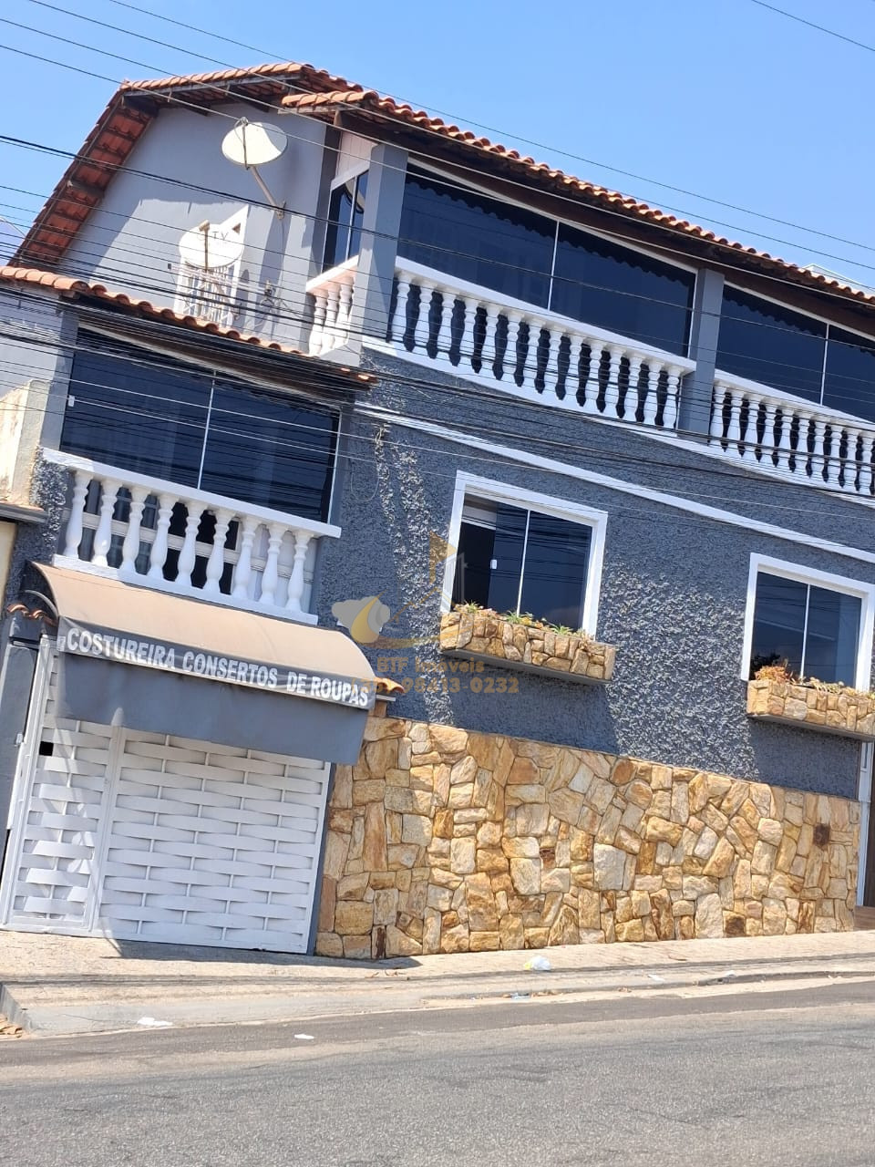 Imagens do imóveis CASA 05 QUARTOS SENDO 01 SUITE 03 BANHEIROS 01 GARAGEM  LAVRAS