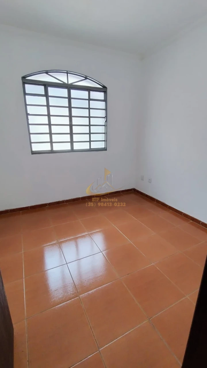 Imagens do imóveis casa locação 4 quartos sendo 1 suite,garagem varios carros, varanda, sala- copa, deposito , quintal