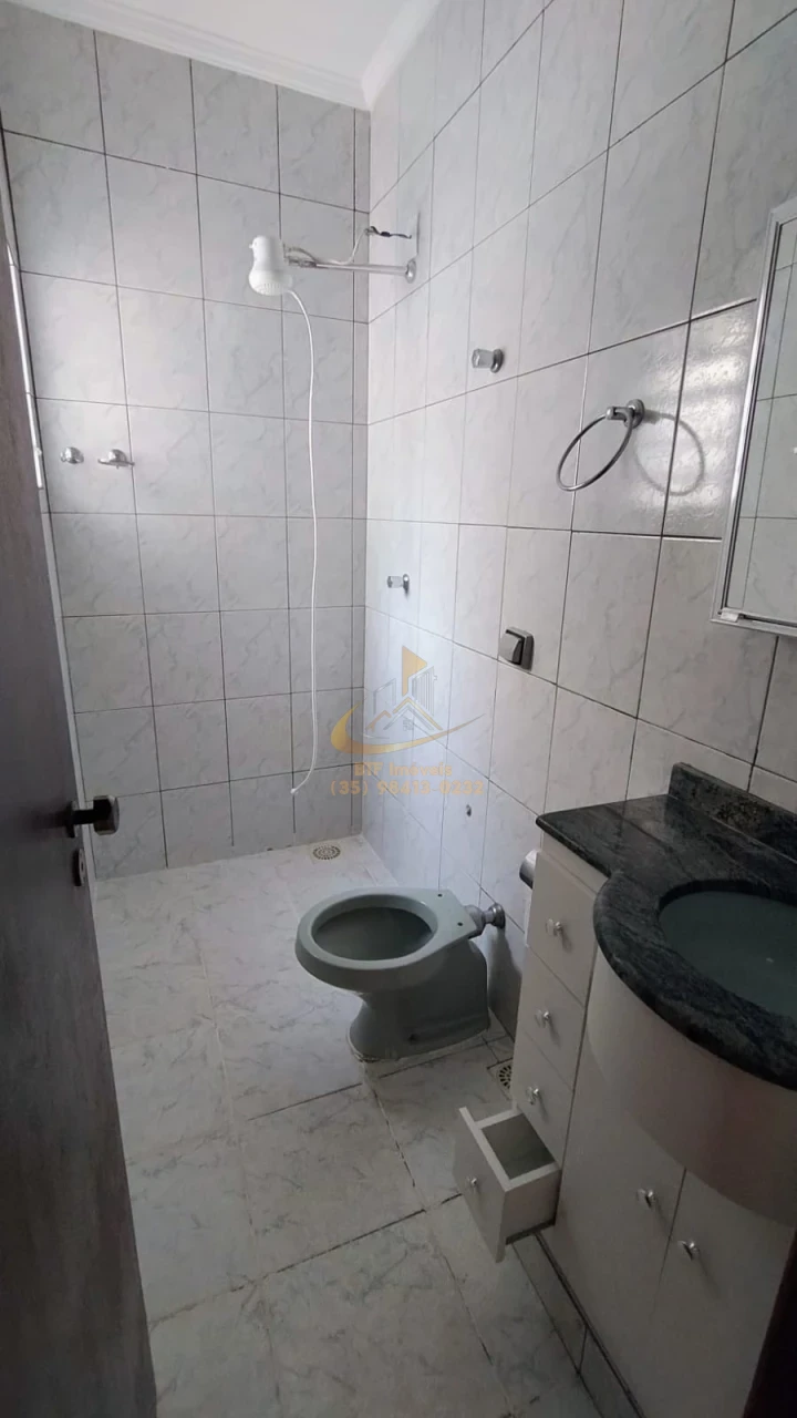 Imagens do imóveis casa locação 4 quartos sendo 1 suite,garagem varios carros, varanda, sala- copa, deposito , quintal