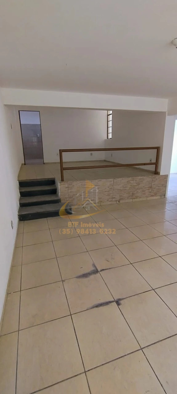 Imagens do imóveis casa  LOC CHACRINHA 03/04 sendo 1 suite, sala, cozinha, banh. area serv. garagem