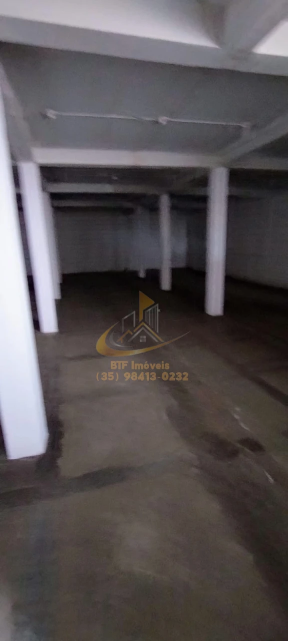 Imagens do imóveis GALPAO3= 300 MTS  LOCAÇÃO COM  2 SALAS E 2 BANHEIROS , 01 PIA  - IMOVEL DE ESQUINA