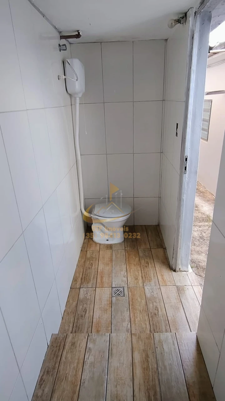 Imagens do imóveis CASA LOC. CENTRO 5/4, BANHEIRO, LAVABO, AREA SERV,QUINTAL  - SEM GARAGEM