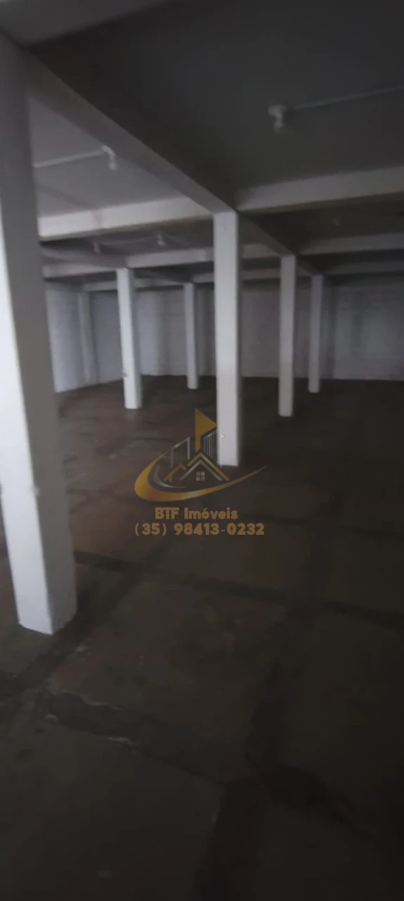 Imagens do imóveis GALPAO2= 300 OU 600 MTS  LOCAÇÃO C 2 BANH, PIA GARAGEM E COMODO PELA RUA LATERAL